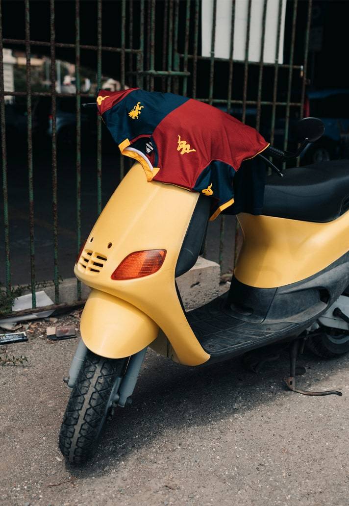 热那亚足球俱乐部发布2025/26赛季主场球衣，进行了视觉重塑