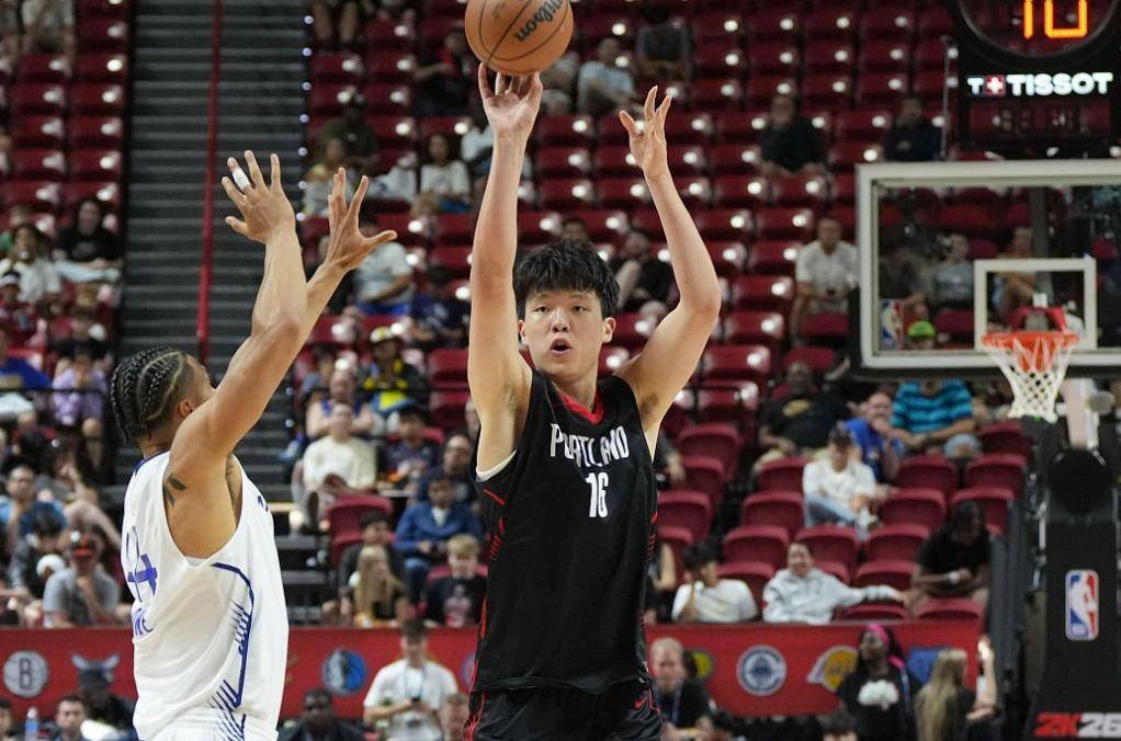 前神射手谈杨瀚森!投篮手型差但柔和,技术胜伊迪