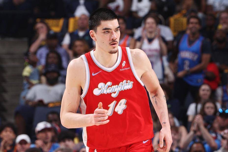 前神射手评杨瀚森:手型欠佳却柔和,技术远超伊迪