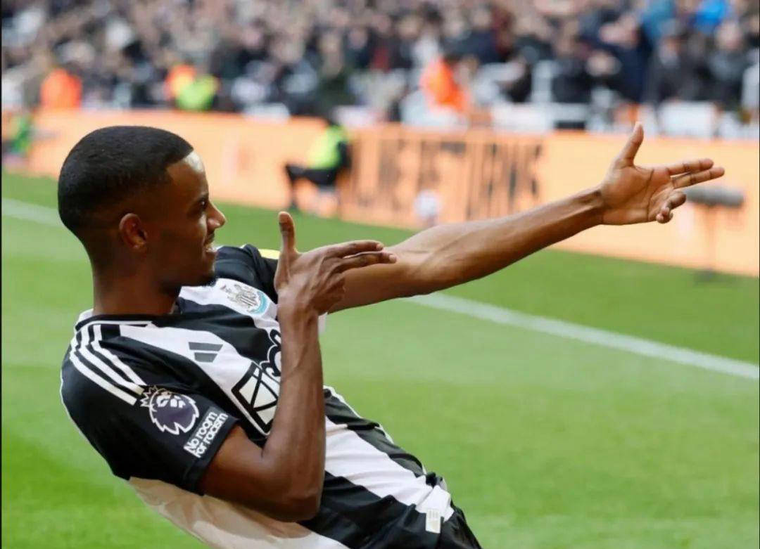 罗马诺透露最新转会细节,曼联等待谢什科决定 新闻揭示