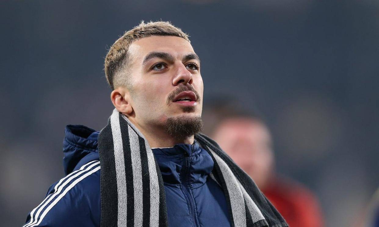 巴黎FC转会窗尾声受挫,错失里昂射手米考塔泽