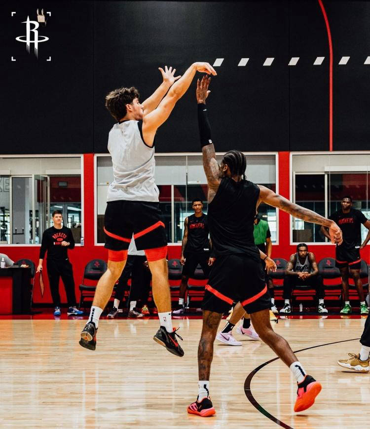 火箭新控卫训练计划曝光:聚焦防守和身体对抗