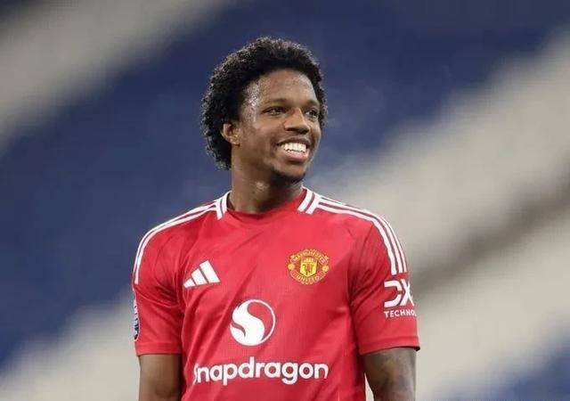 曼联转会新动态:中场看沃顿,马拉西亚成罗马目标