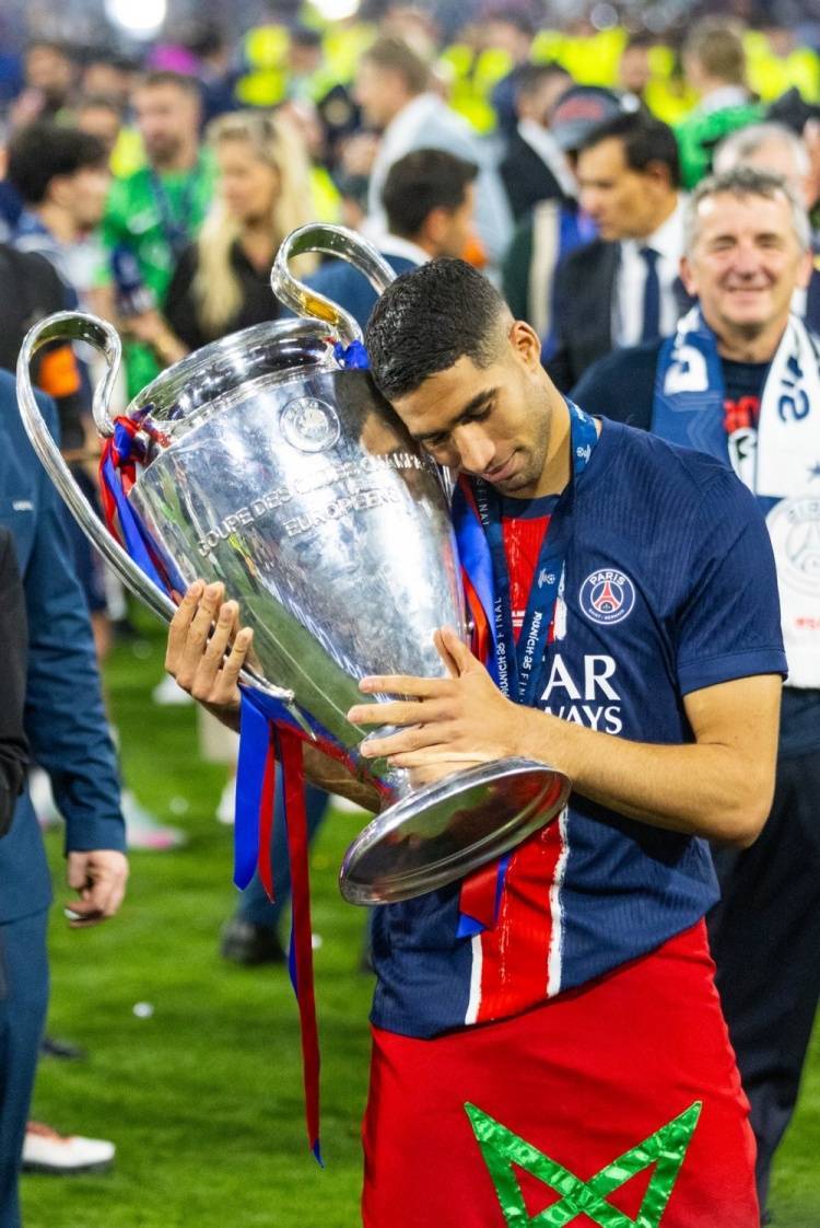 本赛季欧冠速度榜:阿什拉夫排名第一,哈兰德&姆巴佩分列二三