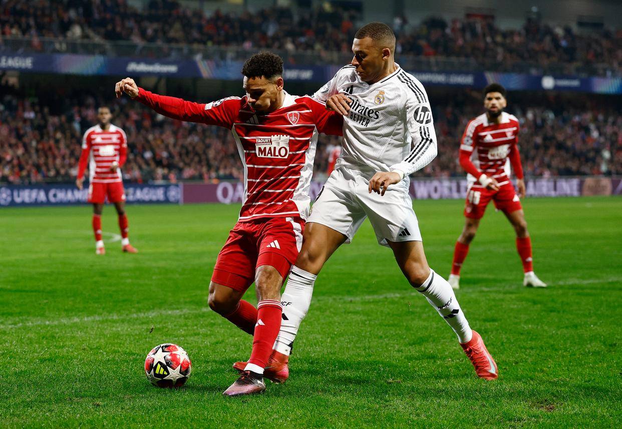 25115期足彩胜负平推荐：布雷斯特VS里尔：新赛季首战，是黑马逆袭还是豪门碾压？