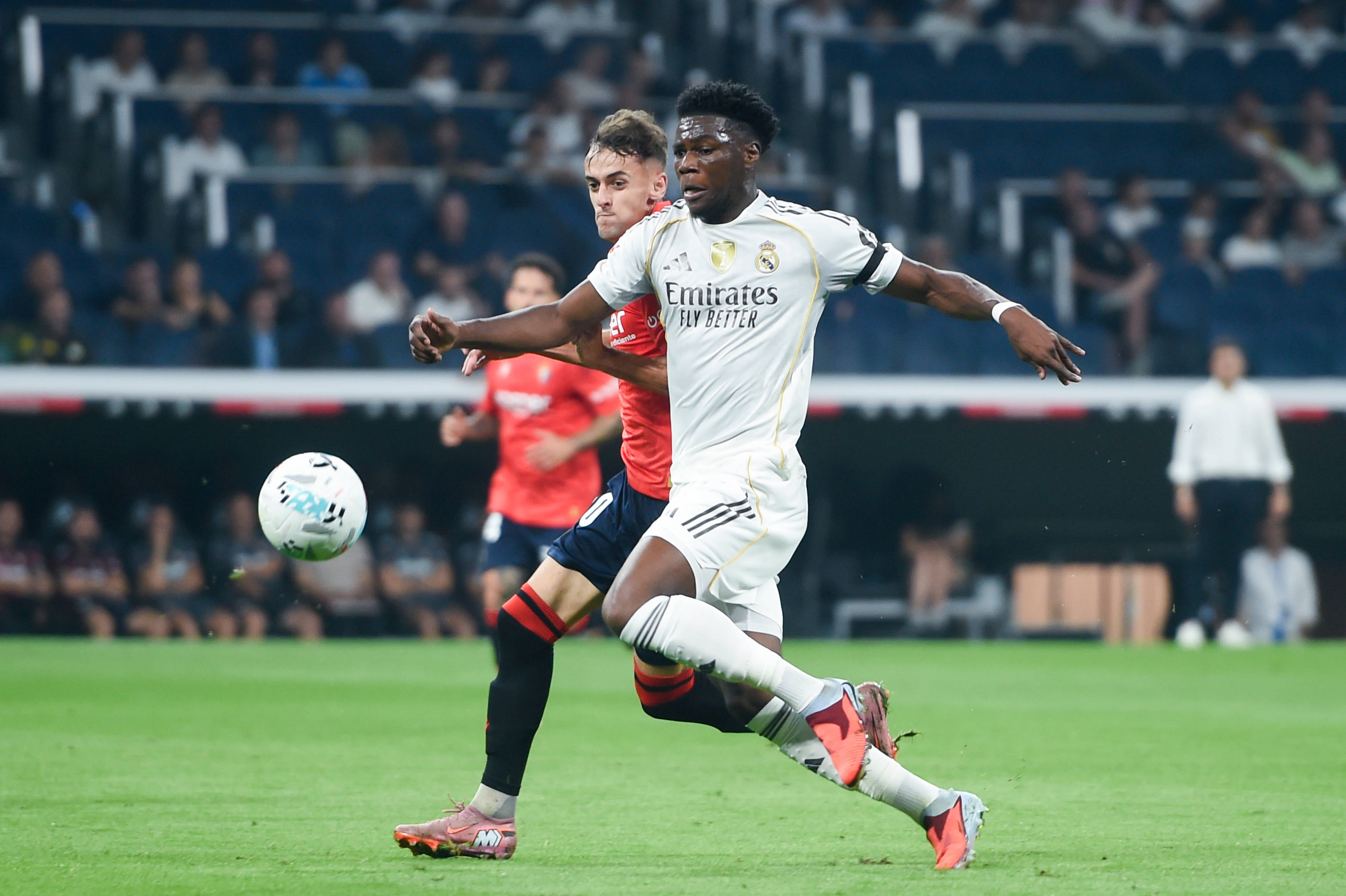 (体育)足球——西甲:皇马胜奥萨苏纳