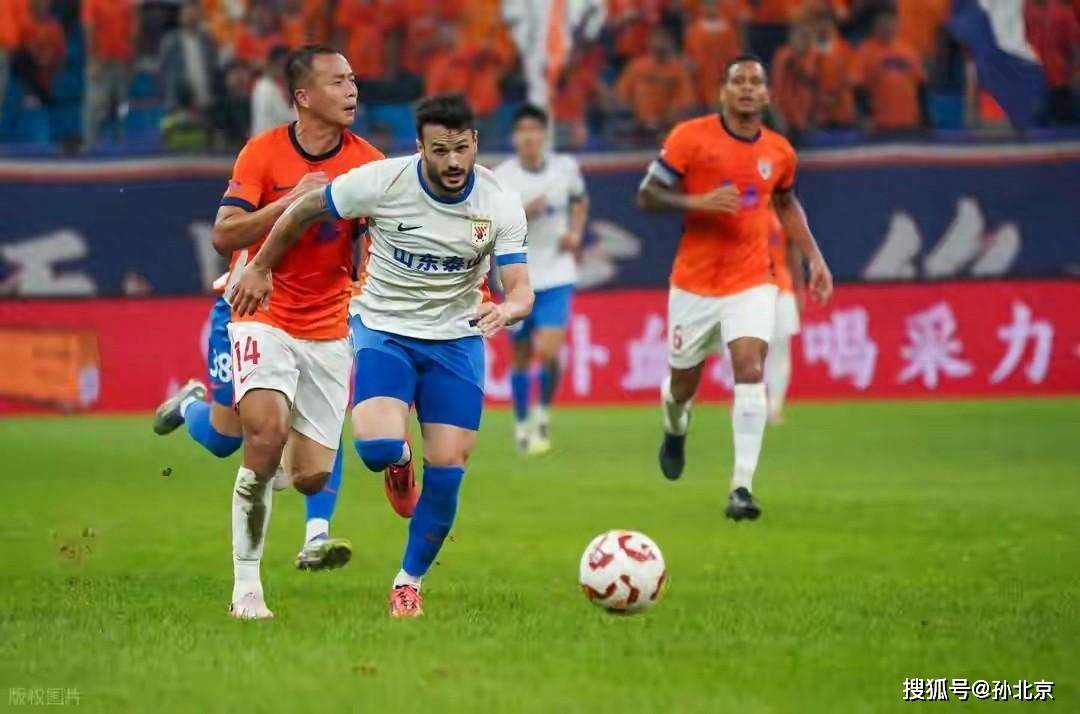 泰山官网遭侵!球迷怒斥韩鹏刘彬彬,是否对得起球迷?