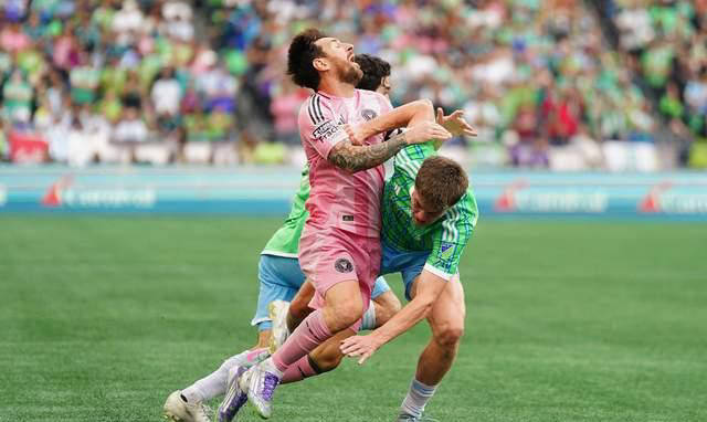 梅西冷静应对混乱 迈阿密赛后冲突事件