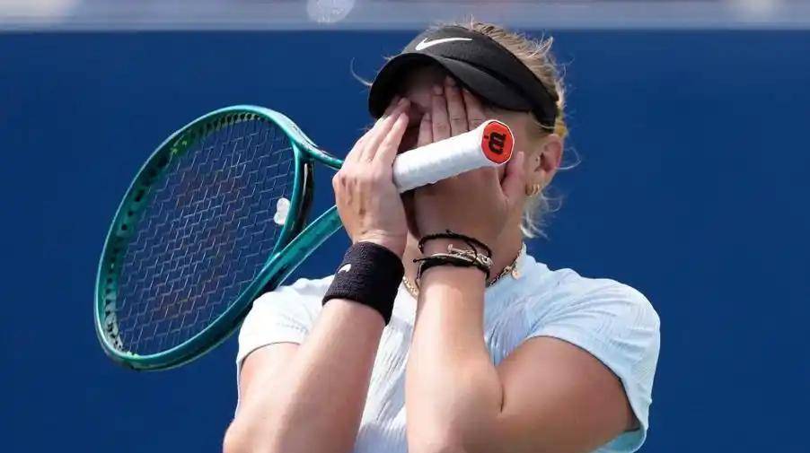 斯瓦泰克爆冷出局,赛后与记者发生冲突,引发互怼事件