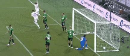 意甲全是戏！德布劳内首秀就轰进任意球，莫德里奇创下最年长首秀纪录