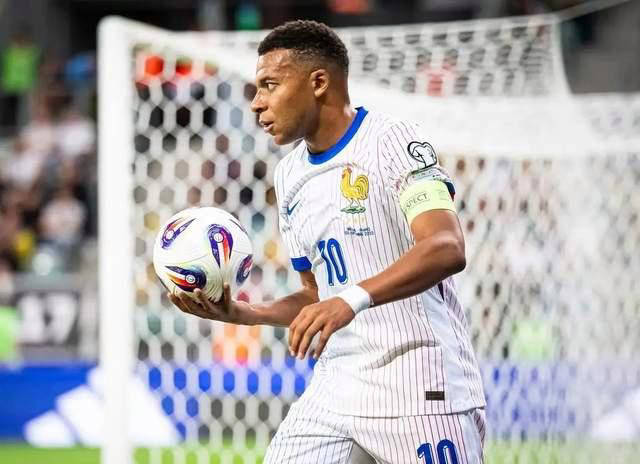 法国VS阿塞拜疆：姆巴佩出战存疑，能否参加比赛待定