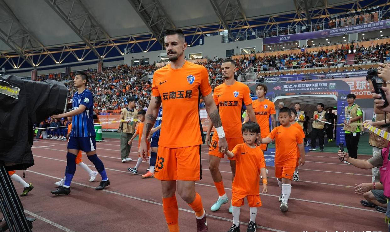 欧洲劲旅公布最新国家队大名单,中超球员崭露头角