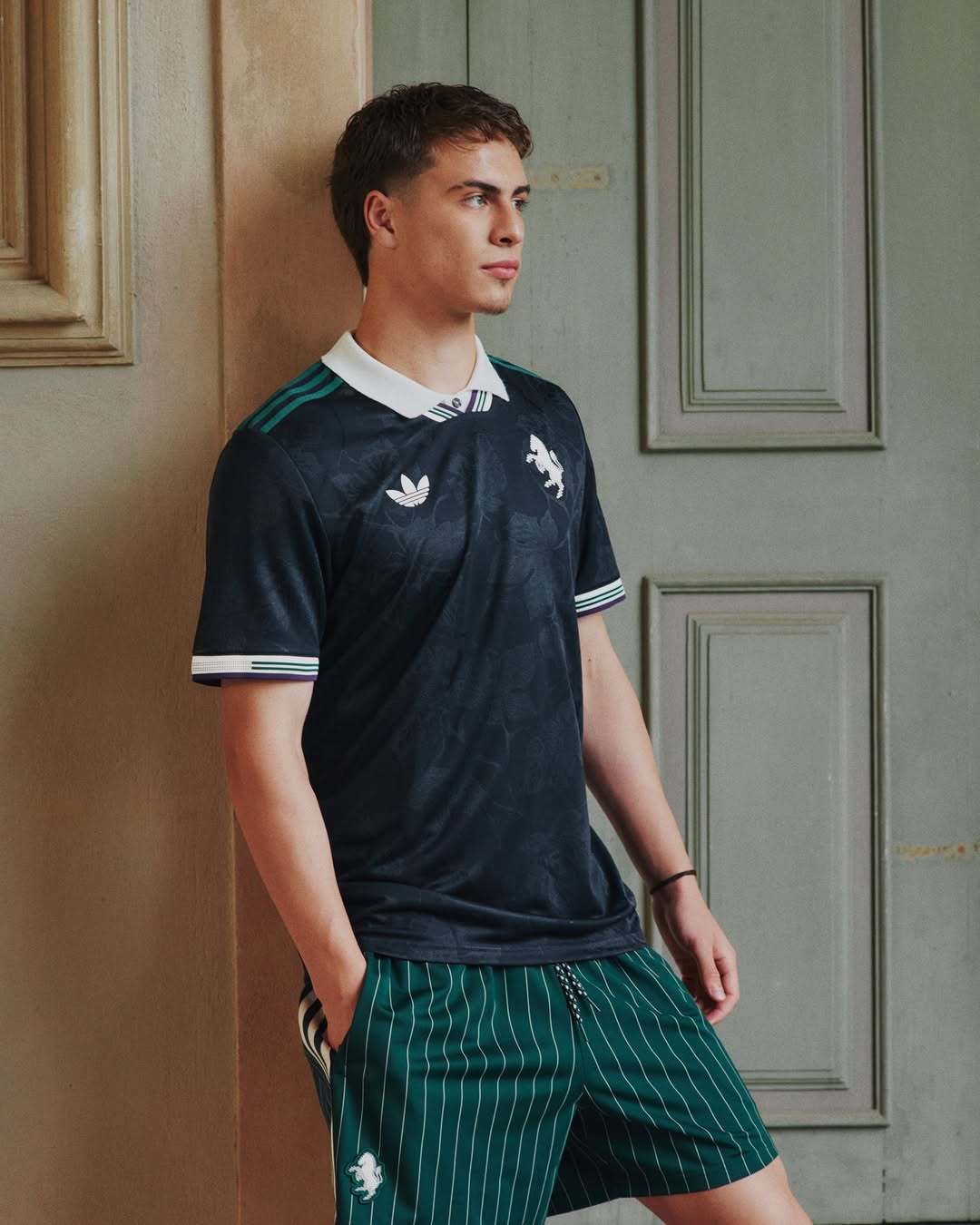 尤文图斯正式发布2025/26赛季第三球衣