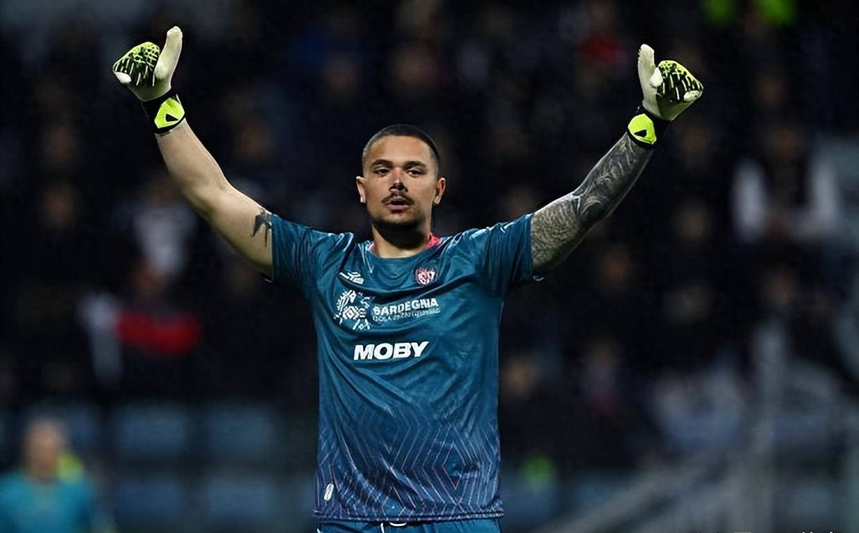 AC米兰守门员续约僵局，计划与国际米兰竞争引援