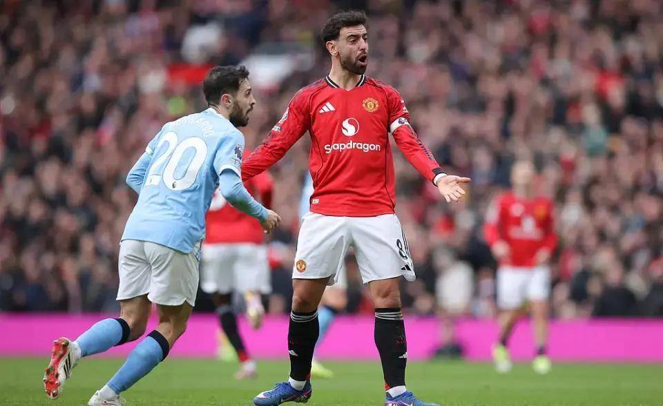 4数据全亮！曼联核心又带头狂飙，1助攻6神传4抢断，凭啥分数爆表